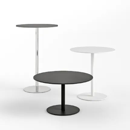 Tavolino Round con top in laminato e base in acciaio di Infiniti