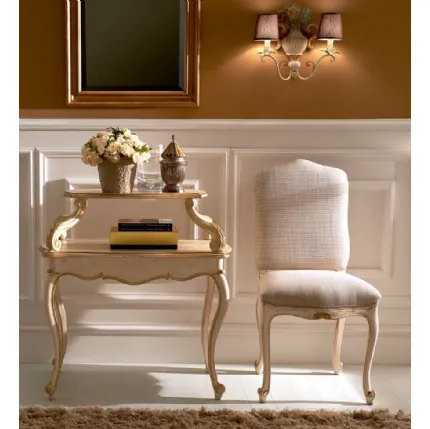 Tavolino 3599 a due piani in legno intarsiato e decorato in foglia oro di Silvano Grifoni