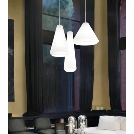 Lampada a sospensione in tre forme differenti in vetro soffiato satinato WithWhite di Vistosi