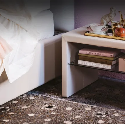 Comodino in legno rivestito in pelle Dorian di Cattelan Italia