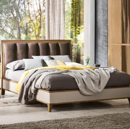 Letto Deva con testiera in pelle di Le Fablier