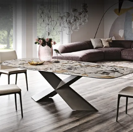 Tavolo con base in metallo e piano in ceramica Tyron Keramik di Cattelan Italia