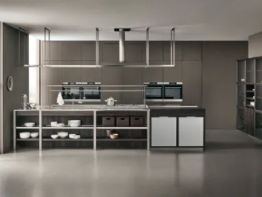 Cucina Design con isola KLab 03 in Vetro Diamantato e Rovere Termotrattato di Ernestomeda